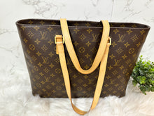 Load image into Gallery viewer, LOUIS VUITTON Monogram Luco
