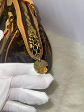 Load image into Gallery viewer, LOUIS VUITTON Monogram Canvas Tivoli PM
