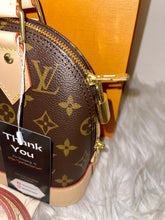 Load image into Gallery viewer, LOUIS VUITTON Alma BB Monogram - Brandnew ( 2021 )

