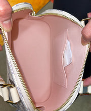 Load image into Gallery viewer, LOUIS VUITTON Alma BB Damier Azur - Brandnew ( 2022 )
