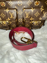 Load image into Gallery viewer, Louis Vuitton Manhattan Burgandy limited edition
