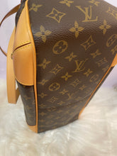 Load image into Gallery viewer, LOUIS VUITTON Monogram Canvas Estrela MM Bag
