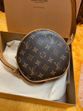 Load image into Gallery viewer, Louis Vuitton Boetie Souple PM
