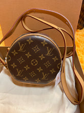 Load image into Gallery viewer, Louis Vuitton Boetie Souple PM
