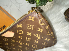 Load image into Gallery viewer, Louis Vuitton Multi Pochette accessoires
