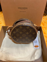 Load image into Gallery viewer, Louis Vuitton Boetie Souple PM
