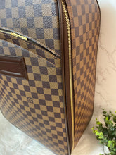Load image into Gallery viewer, LOUIS VUITTON Pegase 45 Damier Ebene (LIKE NEW)
