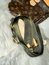Load image into Gallery viewer, Louis Vuitton Multi Pochette accessoires

