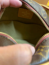 Load image into Gallery viewer, Louis Vuitton Boetie Souple PM
