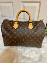 Load image into Gallery viewer, Louis Vuitton Speedy 35 Bandouliere
